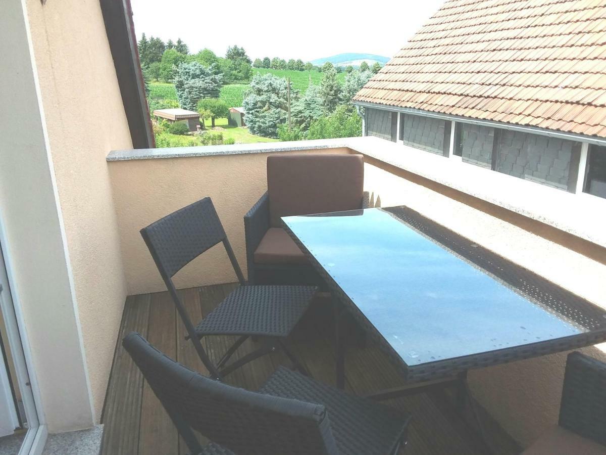 Ferienwohnungen Harmonie Und Bergblick Crostau Extérieur photo